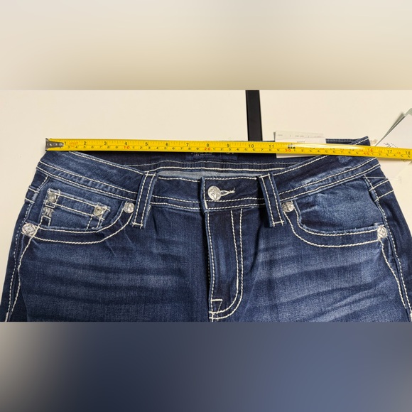 NEW!! NWT Miss Me Mid-Rise Bootcut Jeans 31x34 - Angel Wing Pockets - Picture 16 of 16